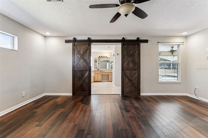 Image No.19-4 Bed House for sale