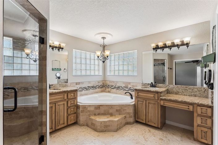 Image No.28-4 Bed House for sale