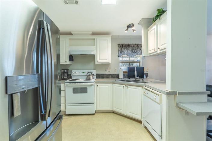 Image No.5-2 Bed House for sale