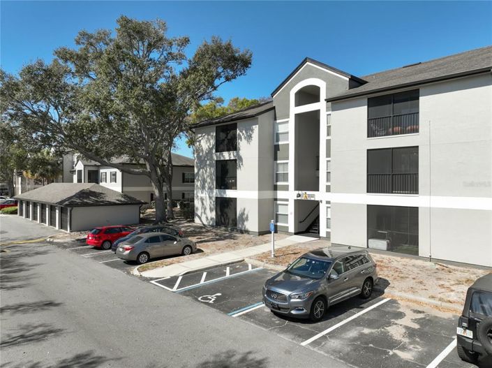 Image No.2-Appartement de 2 chambres à vendre à Saint John