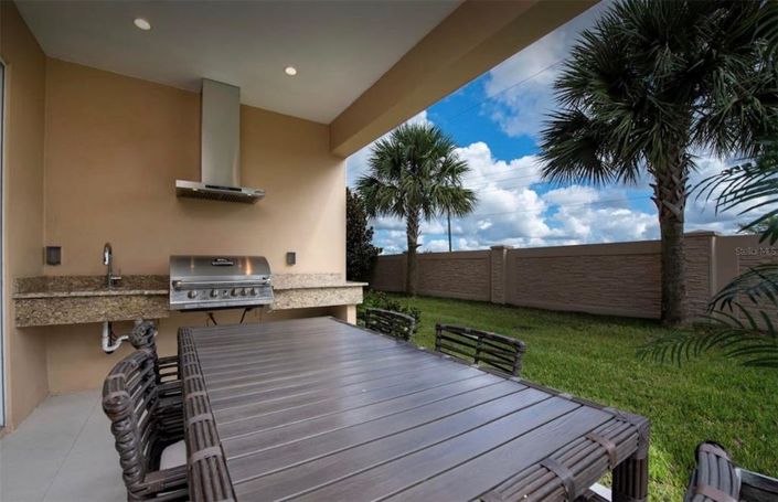 Image No.10-4 Bed Townhouse for sale