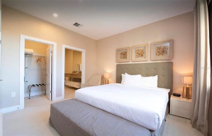 Image No.13-4 Bed Townhouse for sale