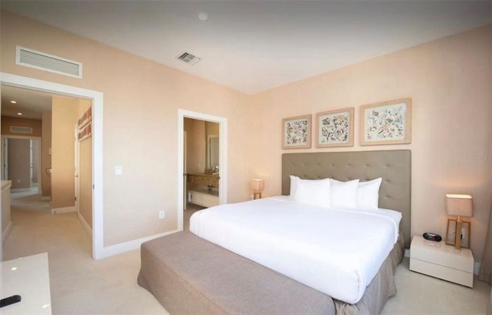 Image No.21-4 Bed Townhouse for sale