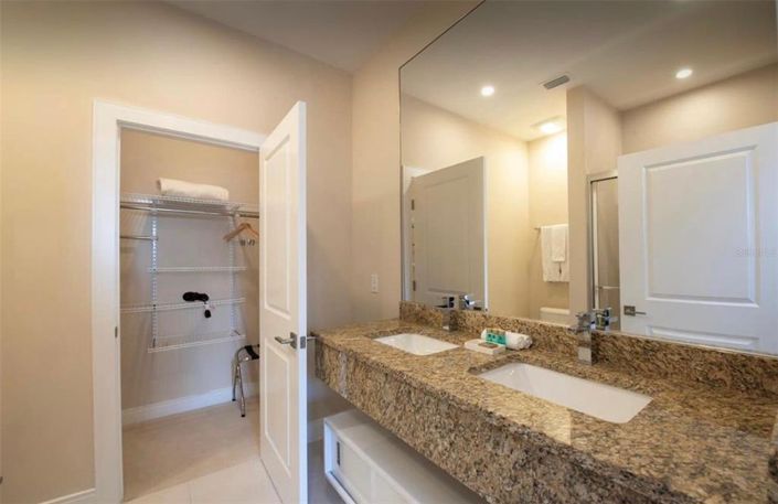 Image No.30-4 Bed Townhouse for sale