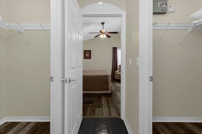 Image No.18-4 Bed House for sale