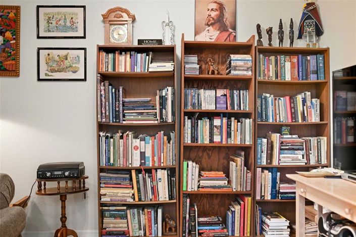 Image No.18-2 Bed Villa for sale