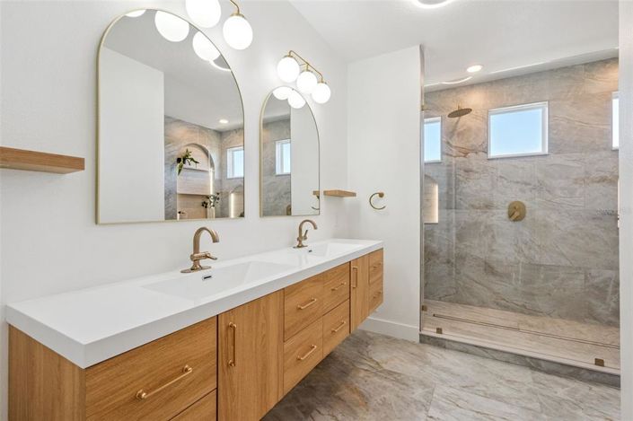 Image No.37-4 Bed House for sale