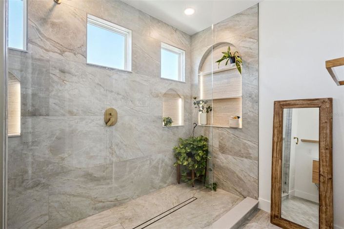 Image No.39-4 Bed House for sale