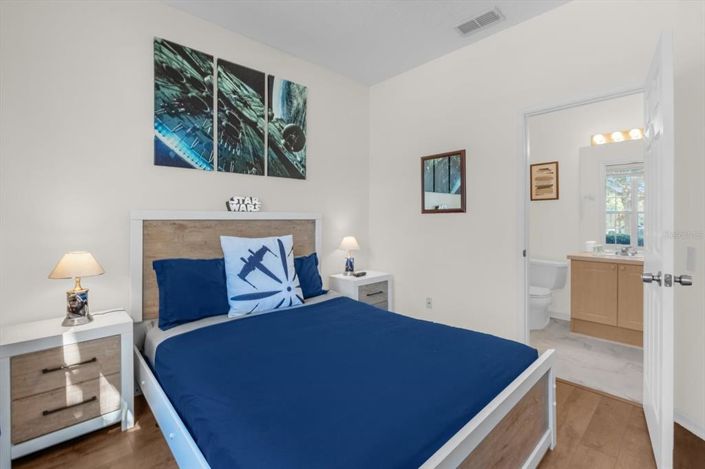 Image No.13-3 Bed Townhouse for sale