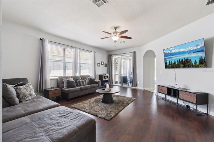 Image No.7-4 Bed House for sale