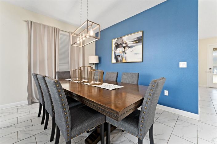 Image No.7-5 Bed House for sale