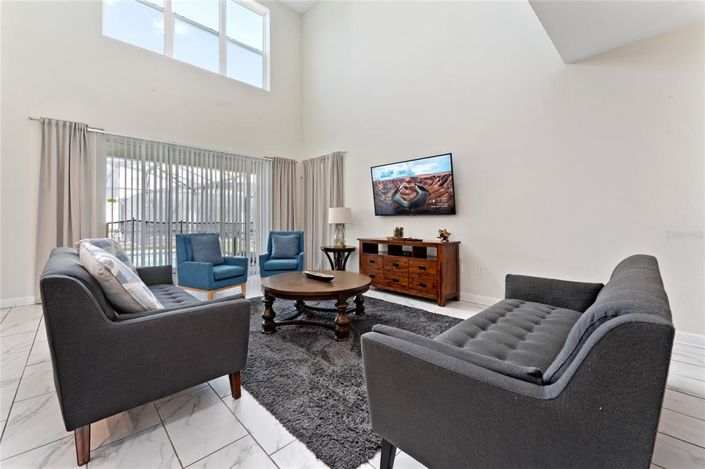 Image No.8-5 Bed House for sale