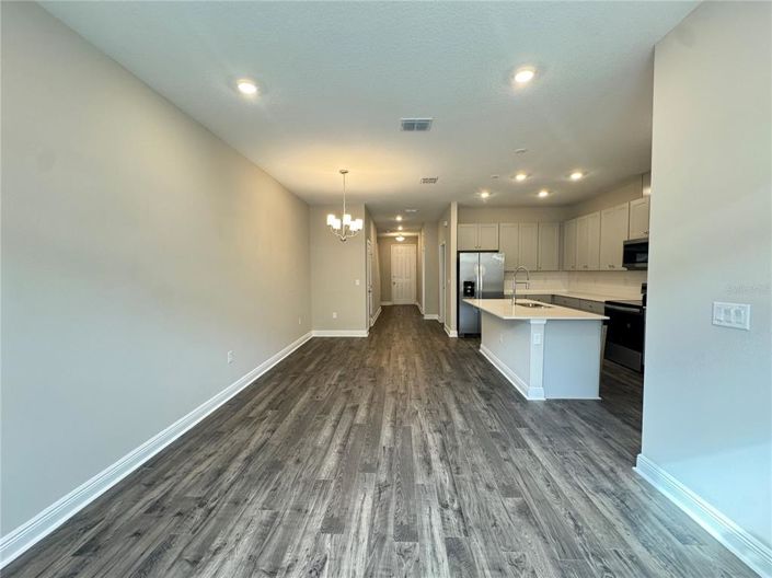 Image No.10-4 Bed Townhouse for sale