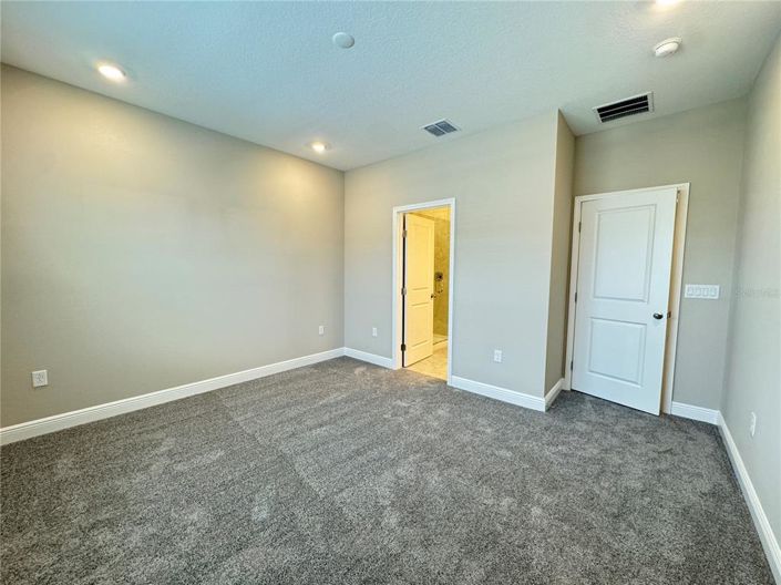 Image No.24-4 Bed Townhouse for sale