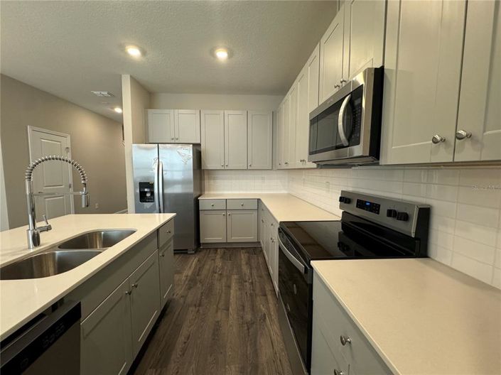 Image No.4-4 Bed Townhouse for sale