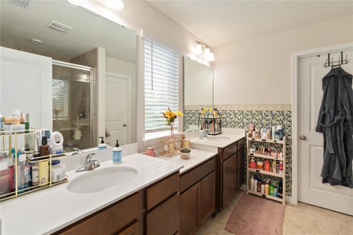 Image No.17-4 Bed House for sale