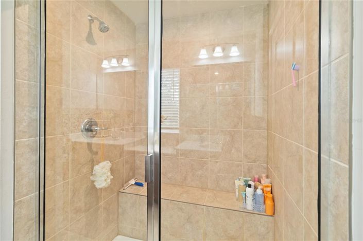 Image No.18-4 Bed House for sale