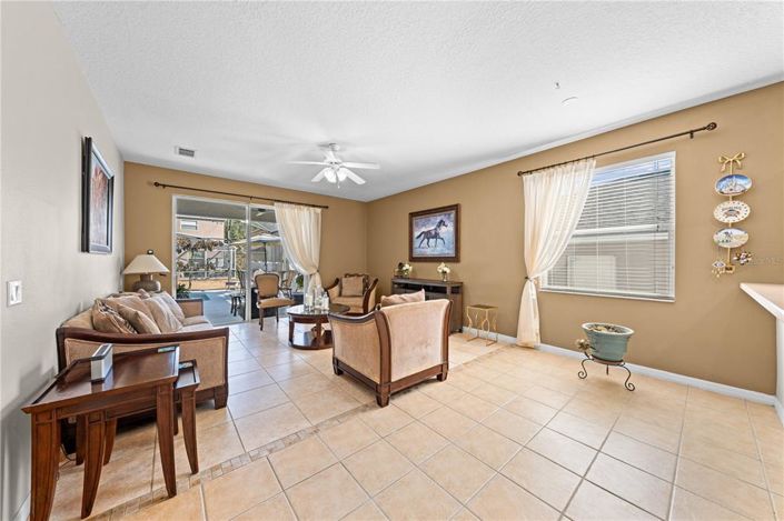 Image No.17-4 Bed House for sale