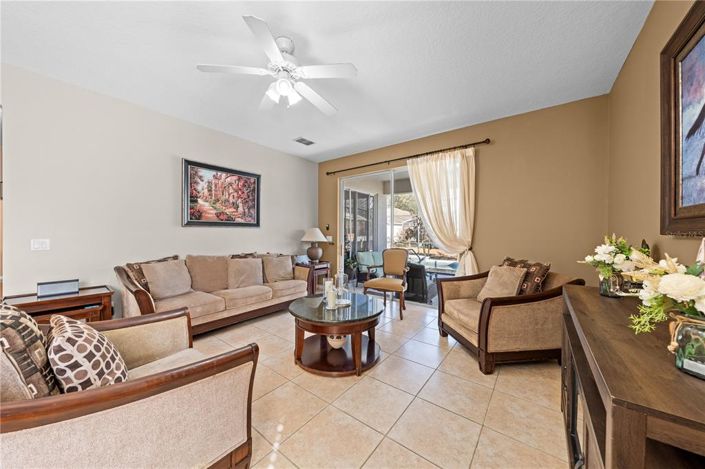 Image No.19-4 Bed House for sale