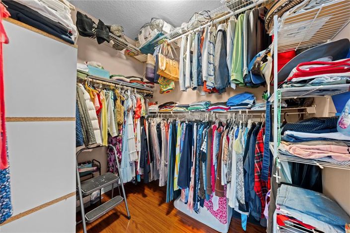 Image No.27-4 Bed House for sale