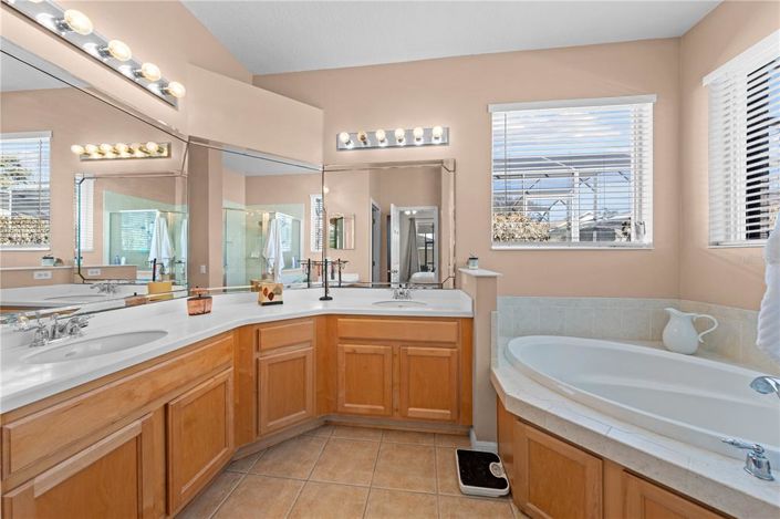 Image No.28-4 Bed House for sale