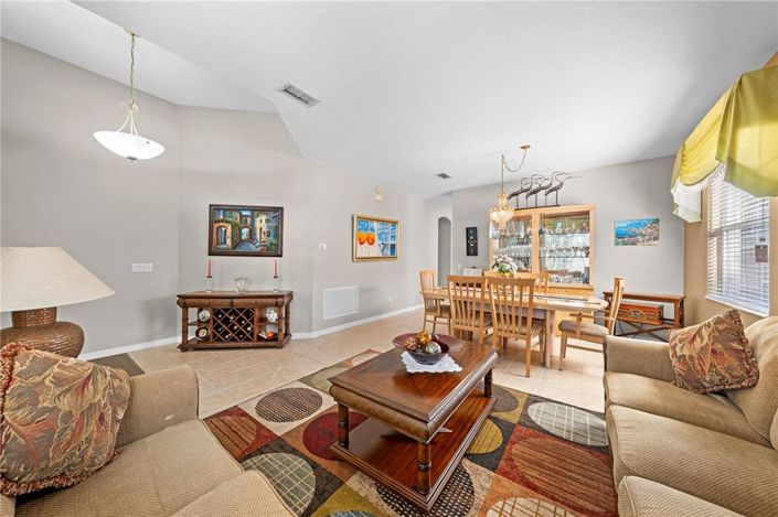 Image No.6-4 Bed House for sale