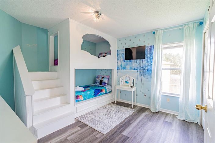 Image No.19-7 Bed House for sale