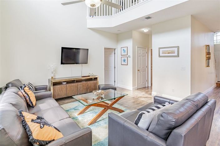 Image No.7-7 Bed House for sale