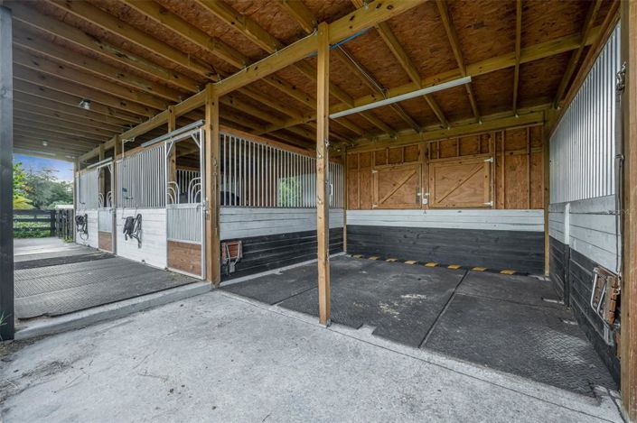 Image No.21-6 Bed House for sale