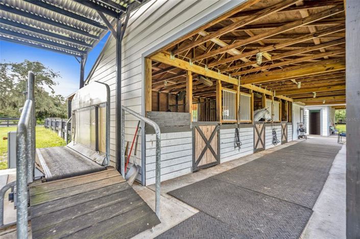 Image No.22-6 Bed House for sale