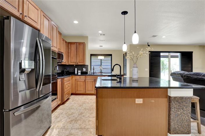 Image No.11-5 Bed House for sale