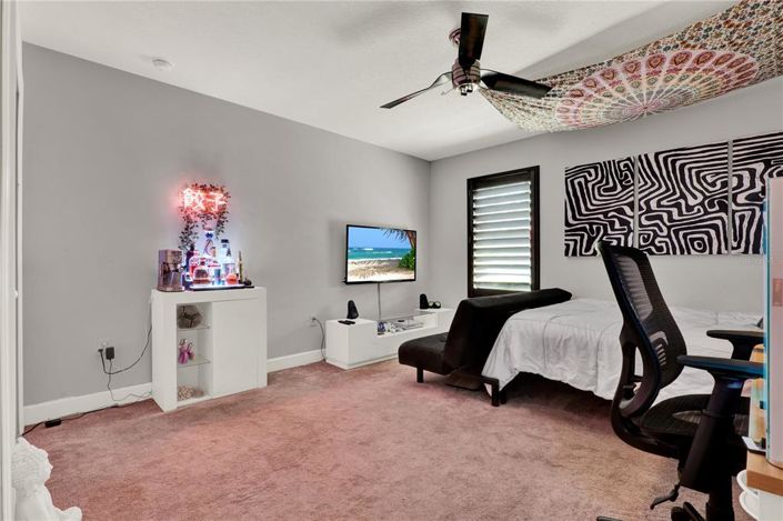 Image No.28-5 Bed House for sale