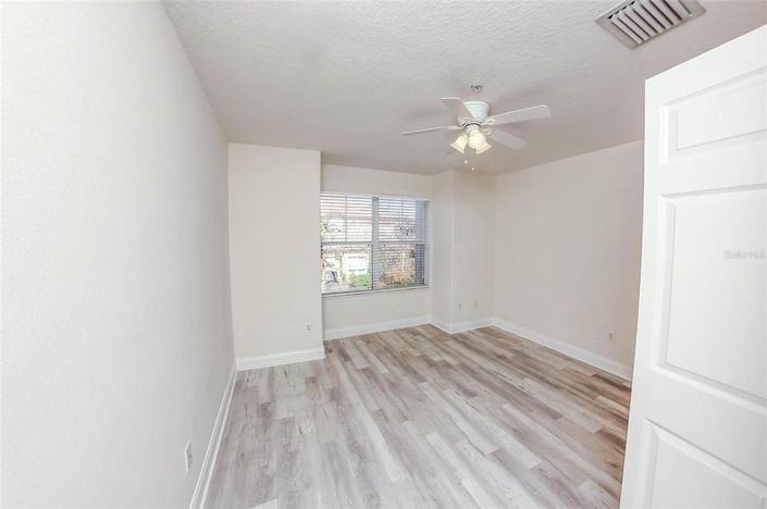 Image No.20-3 Bed Townhouse for sale