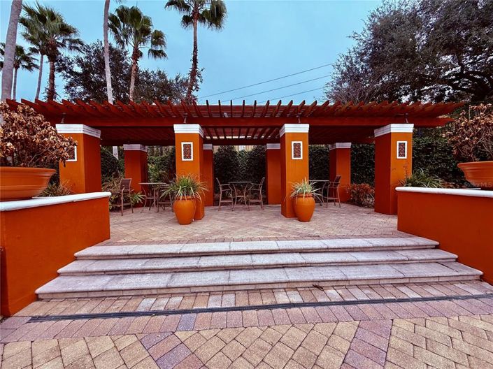 Image No.25-3 Bed Townhouse for sale