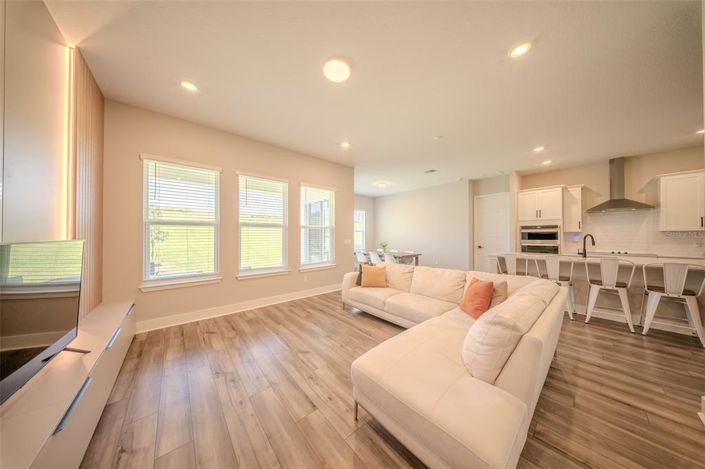 Image No.10-3 Bed House for sale