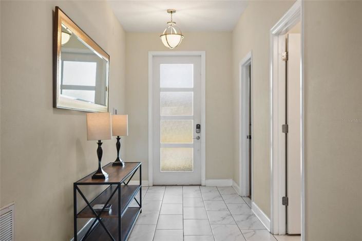 Image No.2-8 Bed House for sale