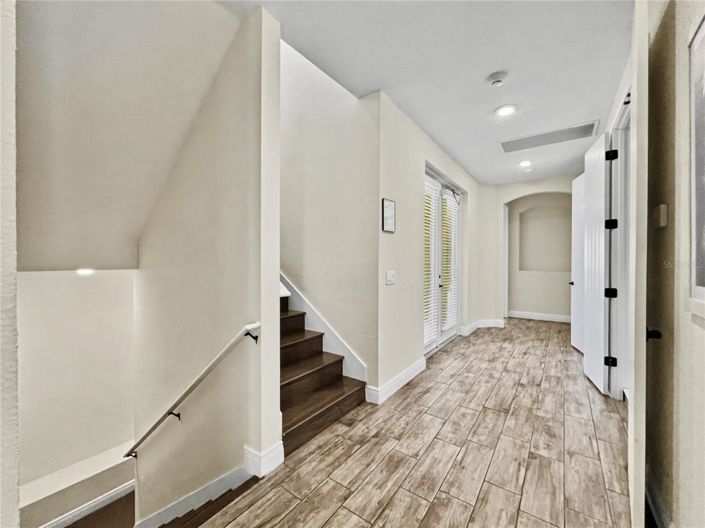 Image No.23-8 Bed House for sale