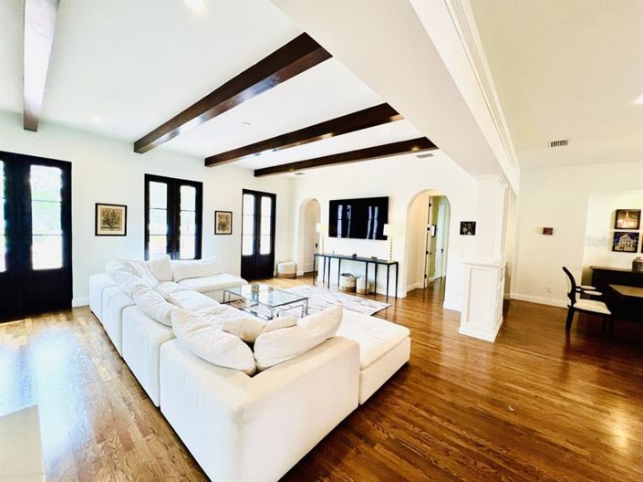 Image No.8-4 Bed House for sale