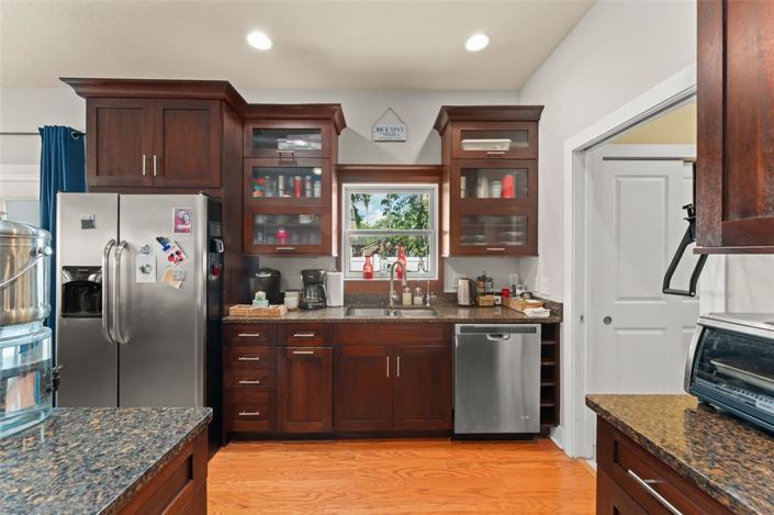 Image No.13-8 Bed House for sale