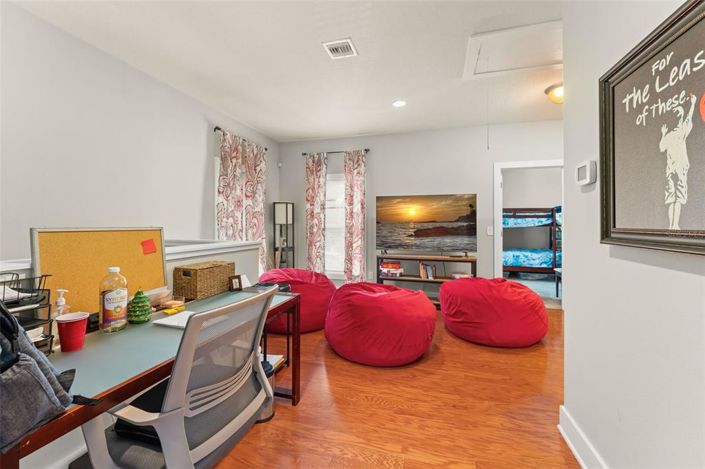 Image No.16-8 Bed House for sale