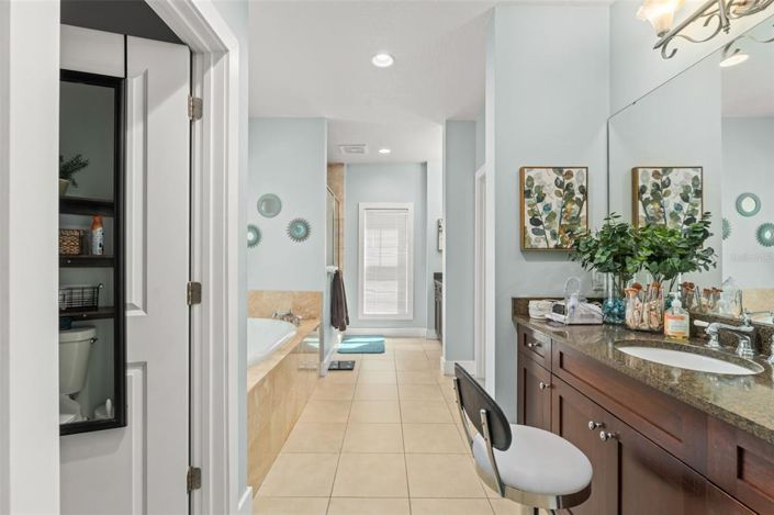 Image No.24-8 Bed House for sale