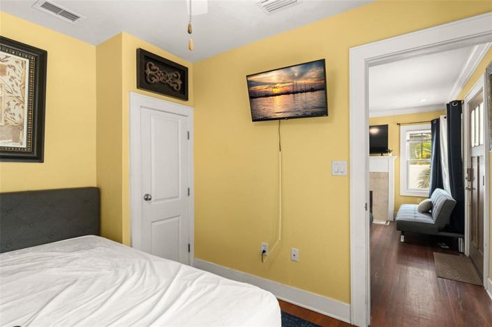 Image No.37-8 Bed House for sale