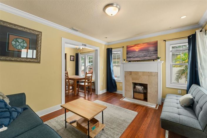 Image No.38-8 Bed House for sale