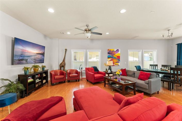 Image No.5-8 Bed House for sale