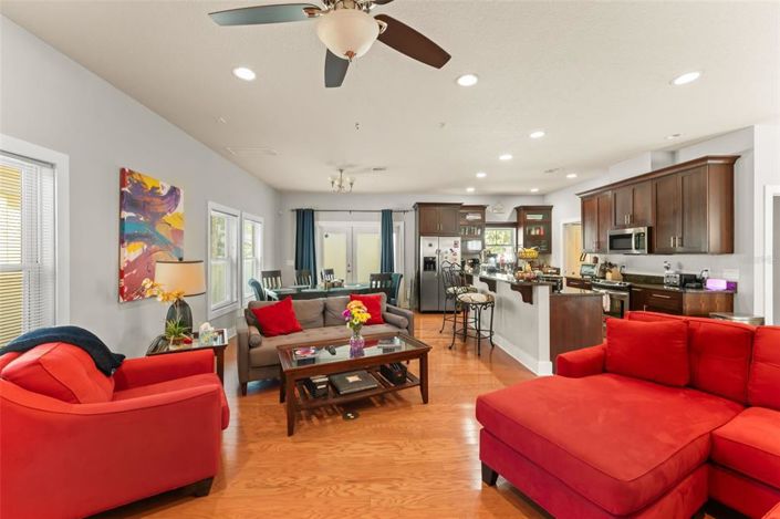 Image No.7-8 Bed House for sale