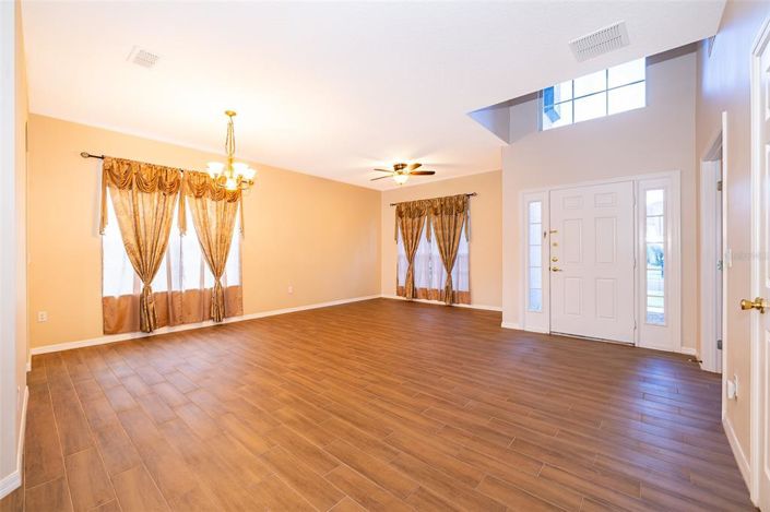 Image No.13-5 Bed House for sale