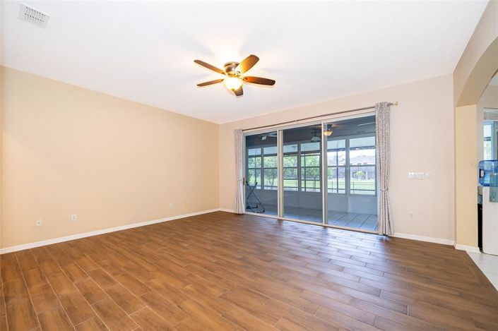 Image No.15-5 Bed House for sale