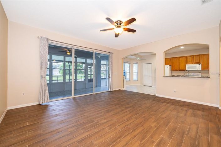 Image No.16-5 Bed House for sale