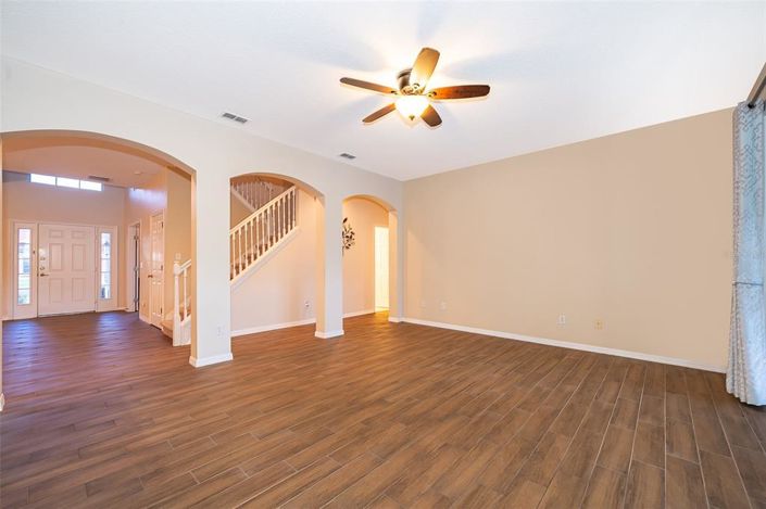 Image No.18-5 Bed House for sale