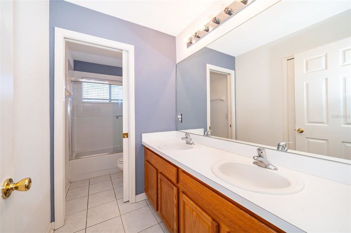 Image No.36-5 Bed House for sale